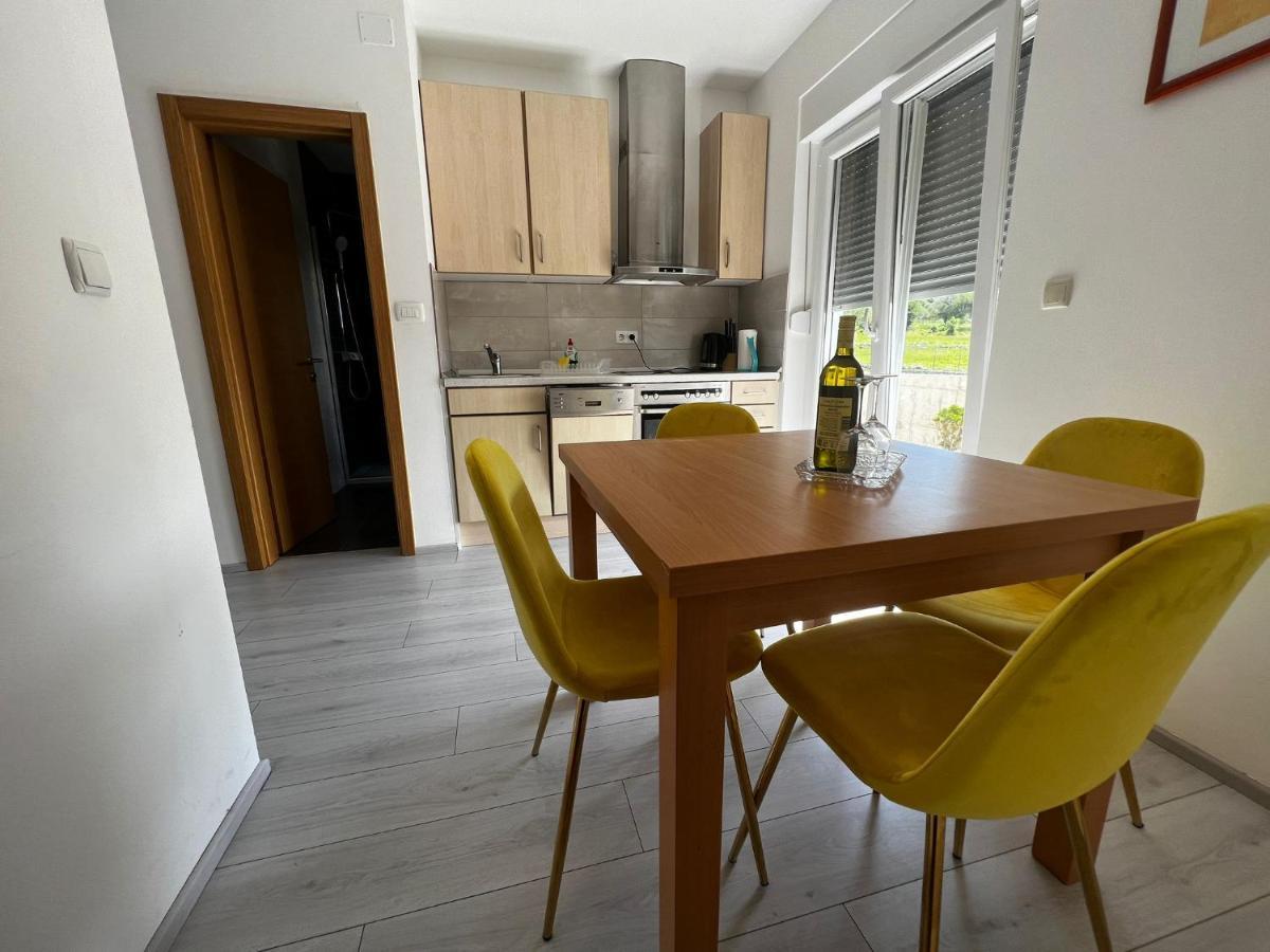 Apartments Petrusic Supetarska Draga Eksteriør bilde