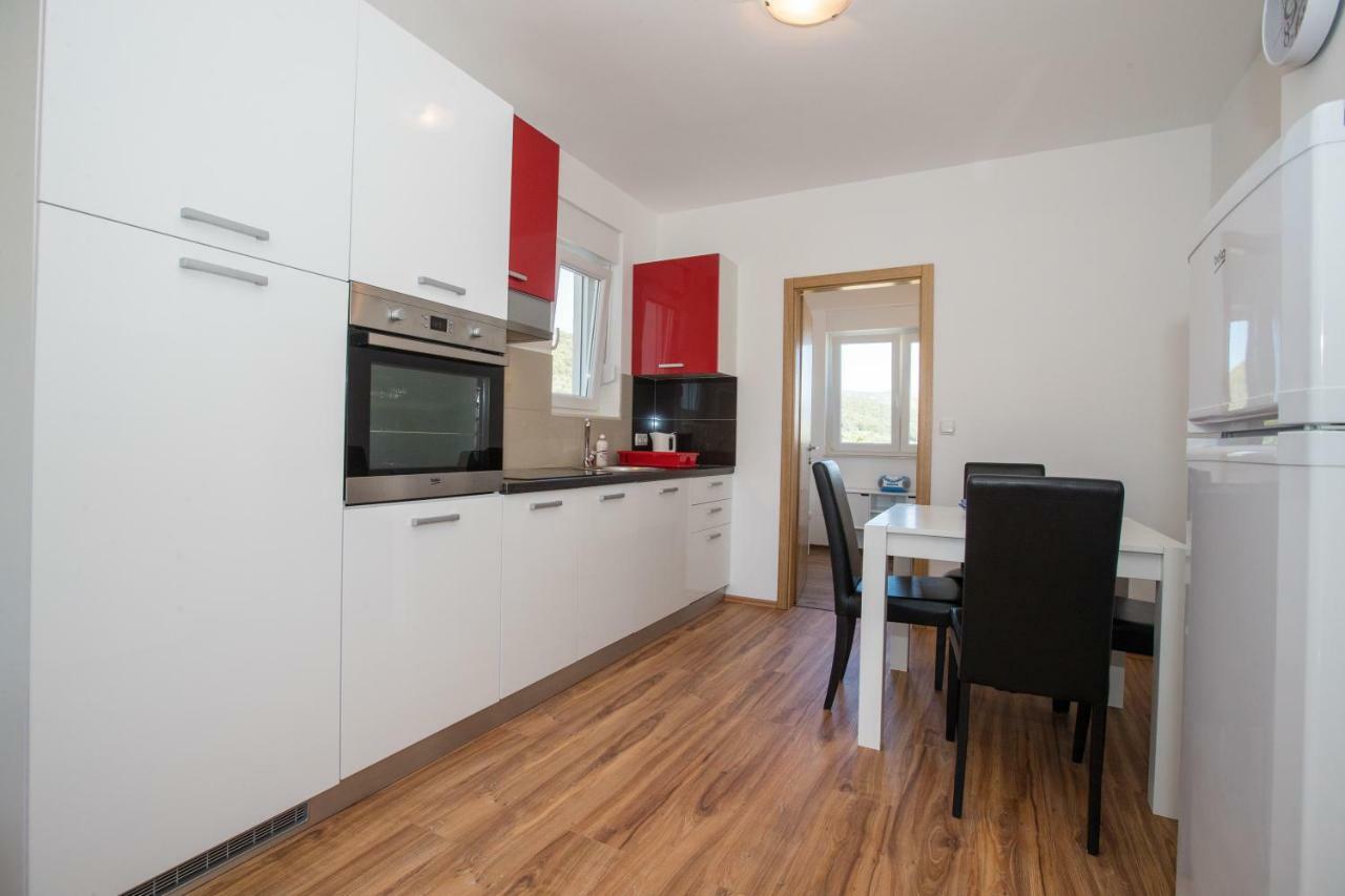 Apartments Petrusic Supetarska Draga Eksteriør bilde