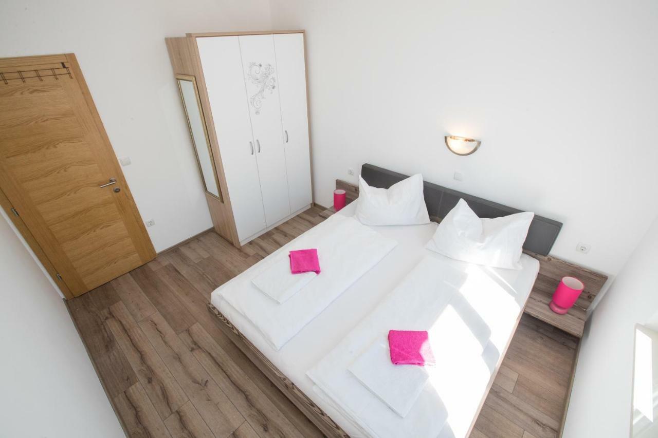 Apartments Petrusic Supetarska Draga Eksteriør bilde