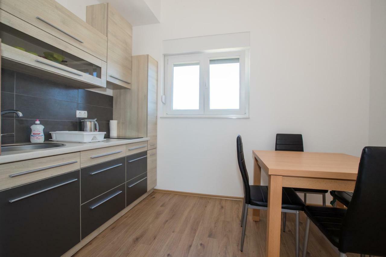 Apartments Petrusic Supetarska Draga Eksteriør bilde